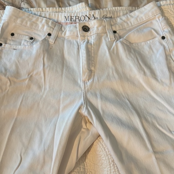 White Jean capris - Picture 3 of 4
